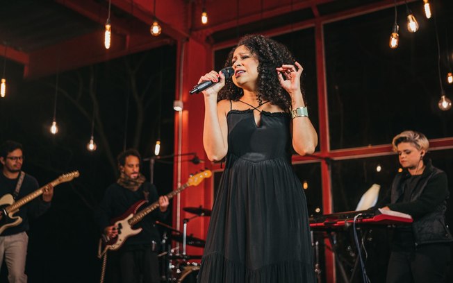 Cantora brasiliense Bárbara Silva lança seu primeiro álbum