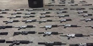 PF apreendeu 150 fuzis em fábrica clandestina que abastecia o CV