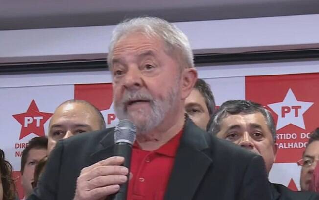 'O que aconteceu ontem eu já previa no dia 16 de outubro do ano passado', disse o ex-presidente Lula
