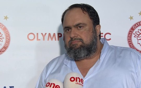 Magnata grego se envolve em polêmica na Inglaterra