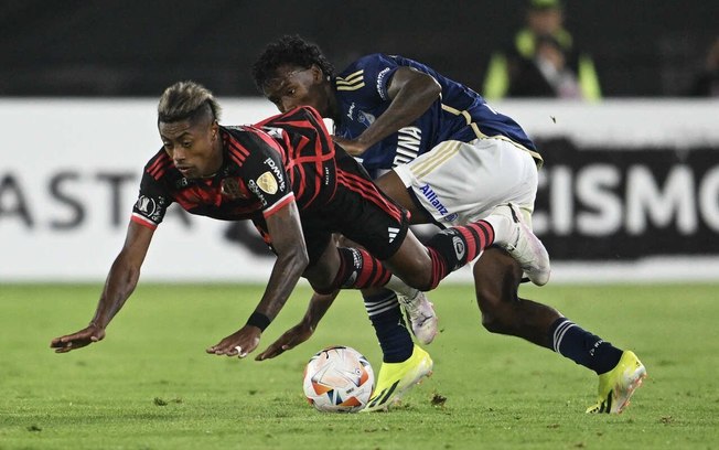 Bruno Henrique durante o jogo na Colômbia