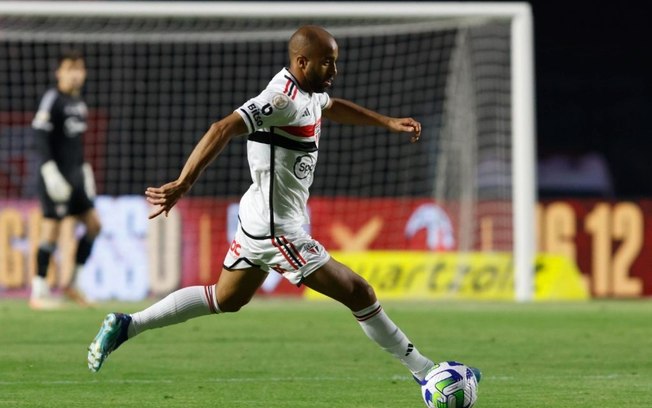 Lucas expressa frustração com o empate e esclarece as negociações para renovar contrato com o São Paulo: “Conversando”
