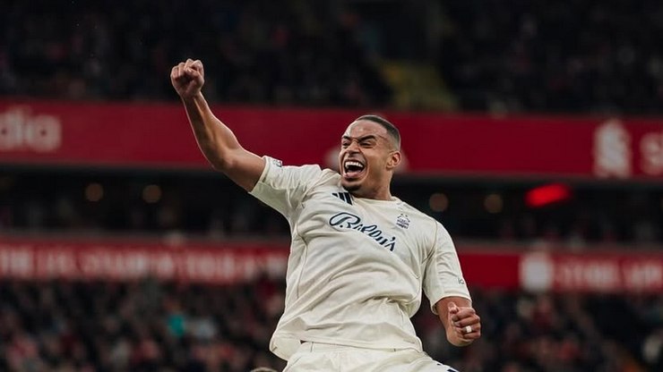 Chelsea e Real observam ex-Timão, mas transferência é 'difícil'