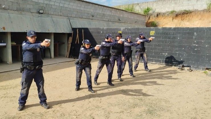 GCM de Vinhedo treina com novas pistolas em programa contínuo