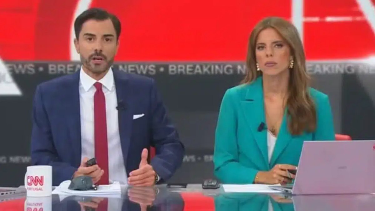 Apresentadores da CNN são surpreendidos com tremor durante programa ao vivo