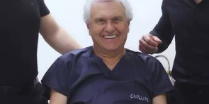 Ronaldo Caiado, governador de Goiás, faz transplante capilar