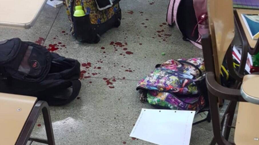Ataque deixou dois alunos feridos