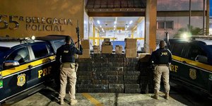 Mais de uma tonelada de drogas é apreendida na Via Dutra, no RJ