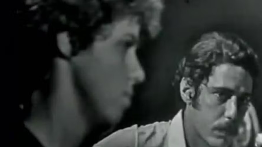 Chico Buarque presta homenagem à irmã Cristina, morta aos 74 anos Chico Buarque presta homenagem à irmã Cristina, morta aos 74 anos