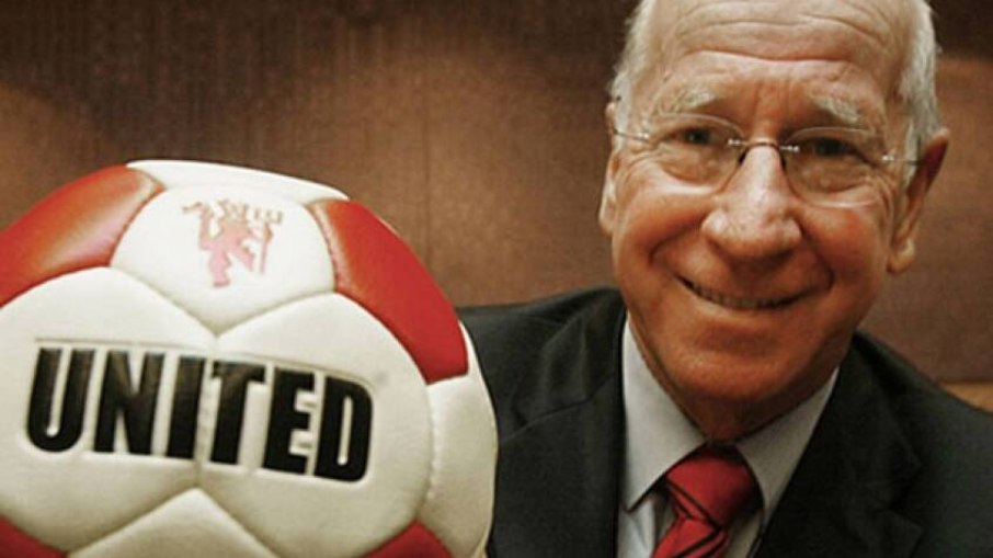 Lenda do futebol inglês, Bobby Charlton morre aos 86 anos