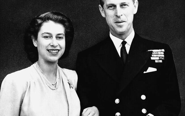 Kate Middleton usa colar da Rainha Elizabeth II no funeral de Philip
