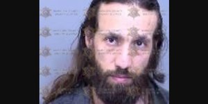 Falso policial armado é preso em memorial de Charlie Kirk