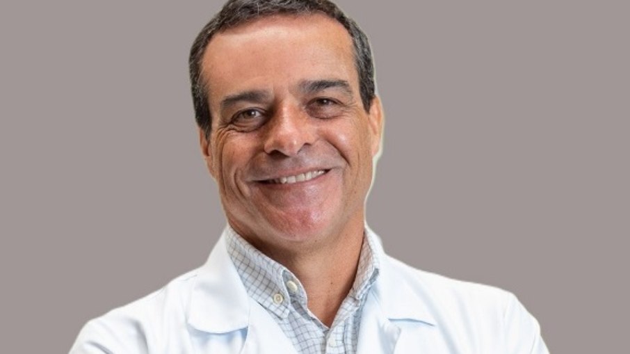 Silvio Gioppato é mestre em cardiologia pela UNIFESP e coordenador do Laboratório de Hemodinâmica da Unicamp Silvio Gioppato é mestre em cardiologia pela UNIFESP e coordenador do Laboratório de Hemodinâmica da Unicamp