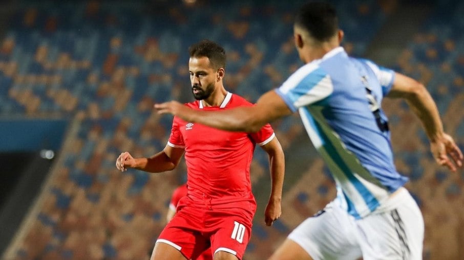 Ahmed Refaat sofreu ataque cardíaco em campo no Campeonato Egípcio