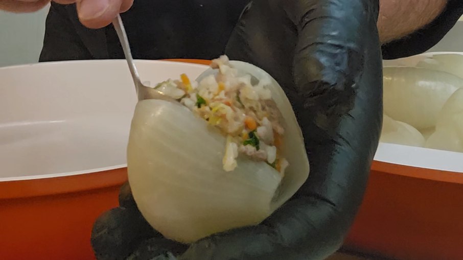Recheando Cebolas Recheando Cebolas