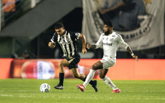 Rodinei fez sua primeira partida com a camisa do Santos