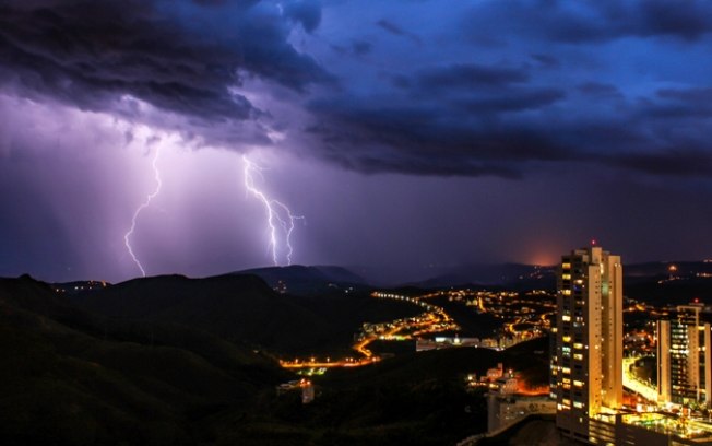 Picos de luz e malefícios para aparelhos eletrônicos