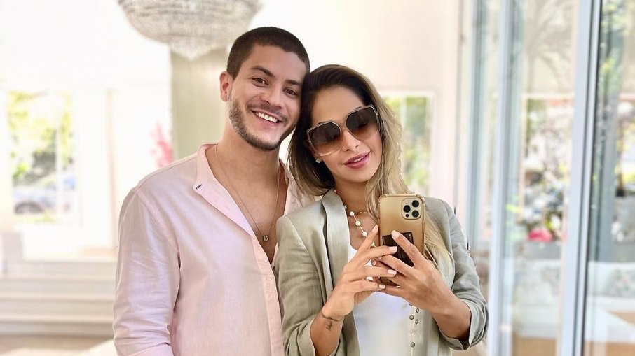 Arthur Aguiar e Maíra Cardi anunciaram o fim do casamento no começo deste mês de outubro