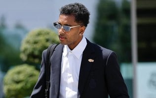 Rumo ao Arsenal? Rodrygo ignora influenciador e gera climão; veja