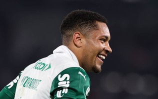Palmeirenses vão à loucura com gol de Vitor Roque