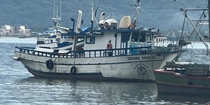 Ubatuba registra naufrágio e estragos após forte chuva