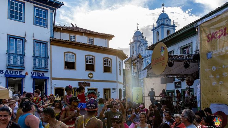 Trans denuncia ameaças
após publicar vídeo de beijos no Carnaval