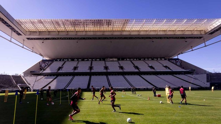 Corinthians%20prop%C3%B5e%20naming%20rights%20%C3%A0%20Caixa%20
