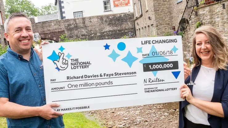 Casal ganha R$ 6 milhões pela segunda vez na loteria