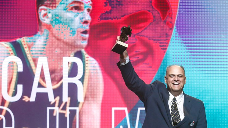 Morre Oscar Schmidt, lenda do basquete brasileiro, aos 68 anos