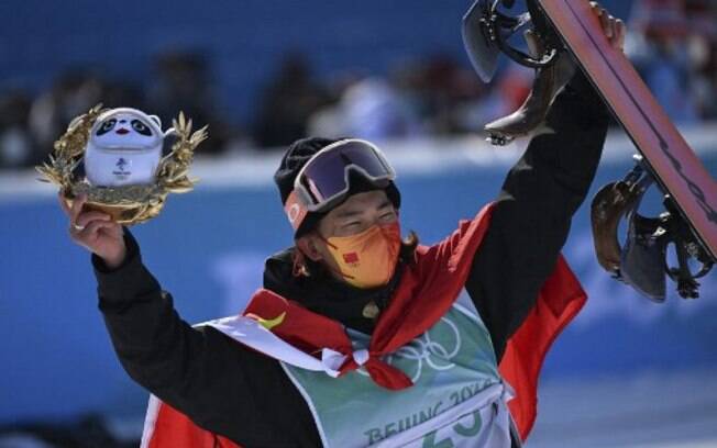 Yiming Su leva o ouro no snowboard big air e China conquista sua melhor campanha em Olimpíadas de Inverno
