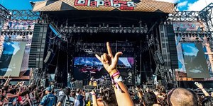 Lollapalooza 2026 divulga horários e palcos dos artistas