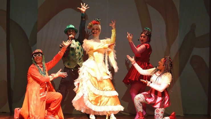 Musical infantil agita o dia das crianças em Vinhedo