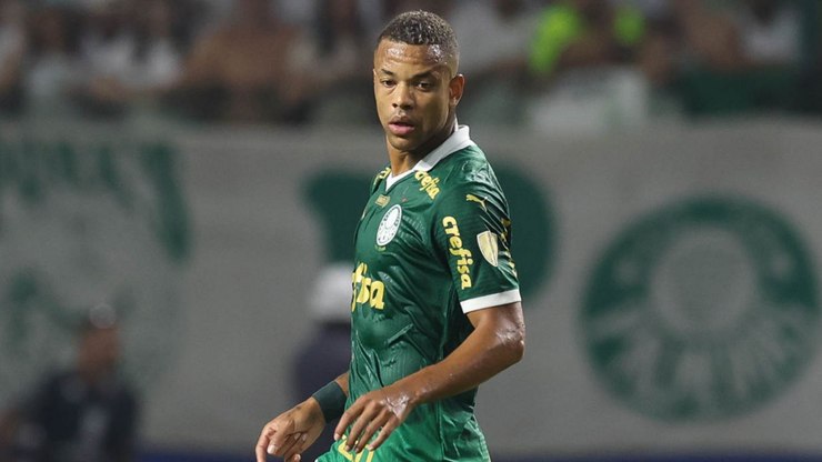 Ex-S%C3%A3o%20Paulo%20e%20Palmeiras%20aparece%20em%20academia%20de%20luxo