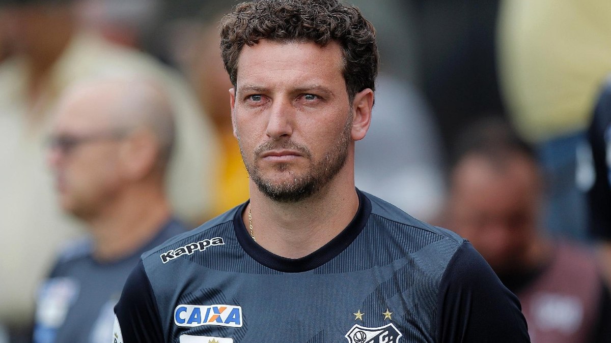 Elano avalia reestreia de Neymar pelo Santos