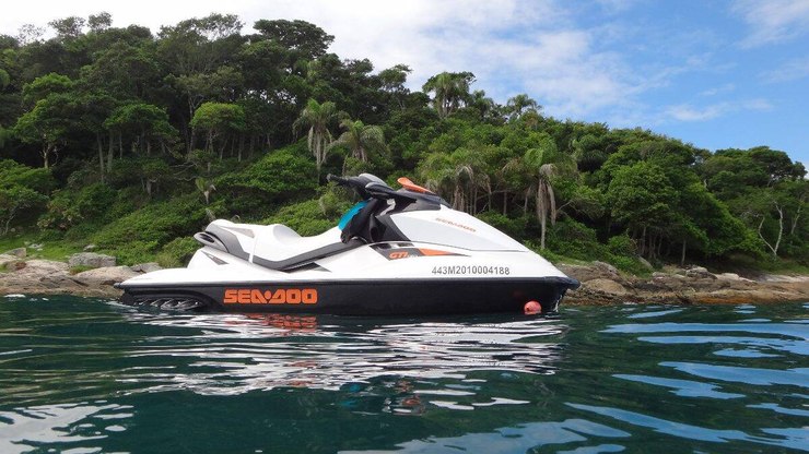 Homem%20morre%20e%20filha%20fica%20ferida%20em%20batida%20entre%20jetskis