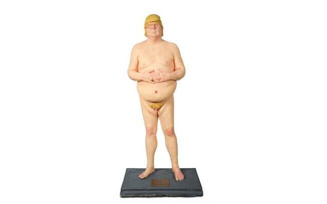 Estátua de Donald Trump nu