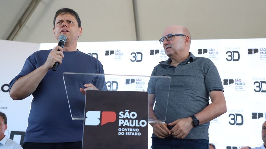 Governador Tarcísio de Freitas e prefeito de Campinas Dário Saadi em cerimônia de entrega da rodovia