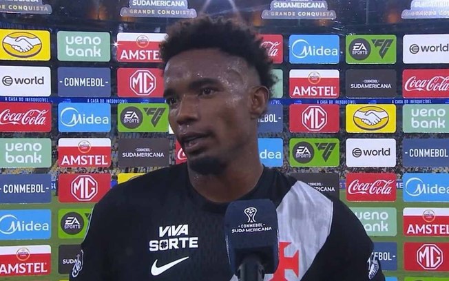Thiago Mendes antes da partida que determinou a eliminação do Vasco