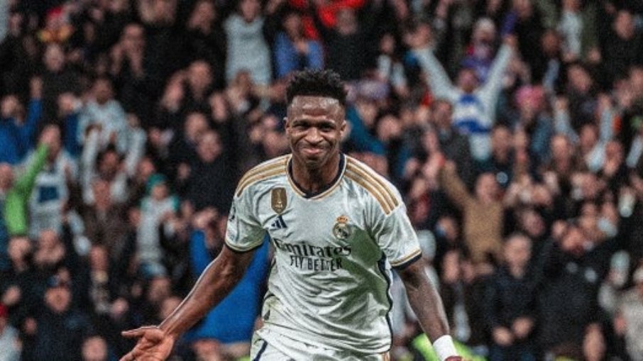 Vini Jr marcou os dois gols do Real Madrid no empate pela Champions League