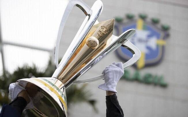 Jornalista diz que Supercopa do Brasil 2022 é um torneio 'estranho'