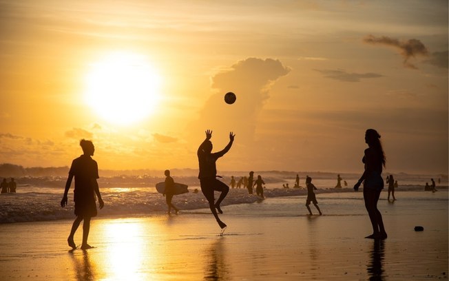 Edital Conexão Oceano premia reportagens sobre mar e esporte