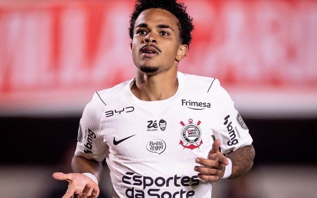 Kaio César anotou o gol do Corinthians diante do Estudiantes