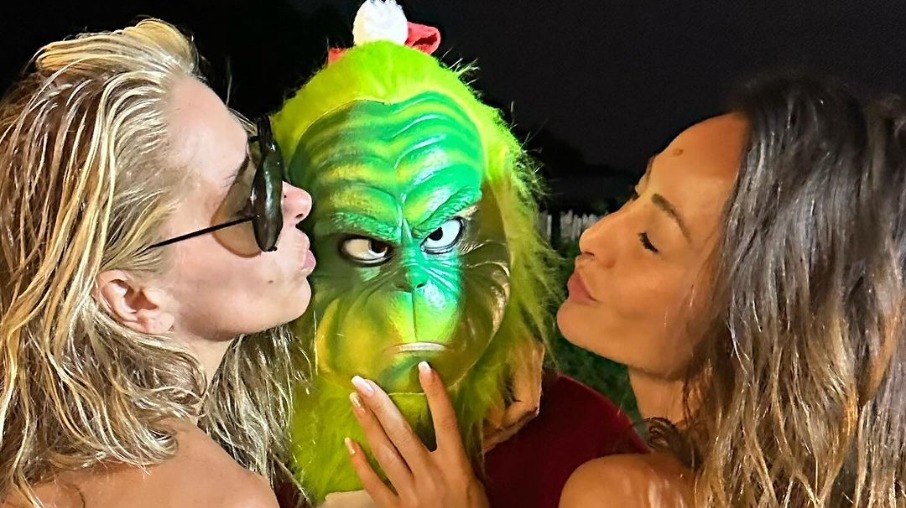 Adriane Galisteu e Sabrina Sato reúnem famílias no Natal