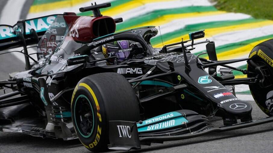 Hamilton recebeu punição e larga em último no grid do sprint de hoje