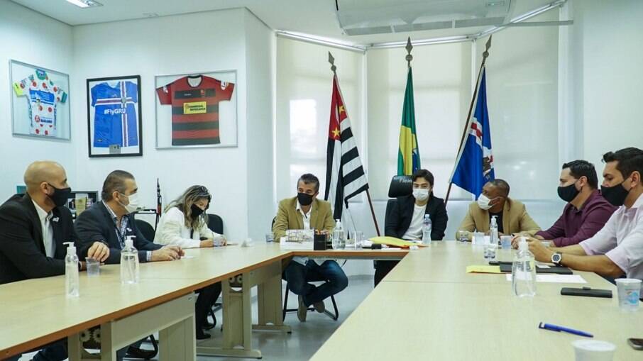 O plano é resultado de uma parceria entre a instituição de ensino e o governo municipal e não envolve recursos públicos. O plano é resultado de uma parceria entre a instituição de ensino e o governo municipal e não envolve recursos públicos.