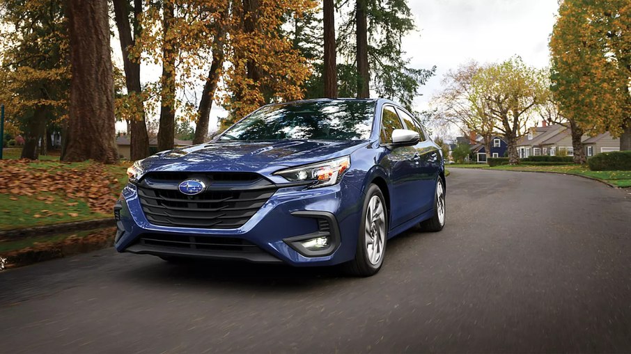 Subaru Legacy é o primeiro carro de passeio do mundo a oferecer tração integral (AWD) como item de série em todas as versões Subaru Legacy é o primeiro carro de passeio do mundo a oferecer tração integral (AWD) como item de série em todas as versões
