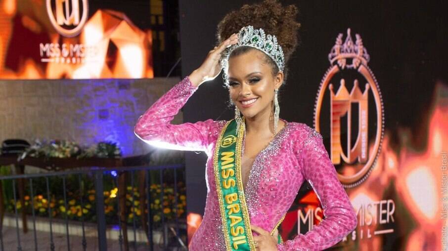 Elâine Souza é a primeira indígena a receber o título de Miss Brasil