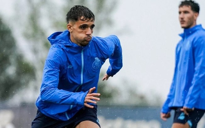 Jogadores do Porto durante treinamento da equipe