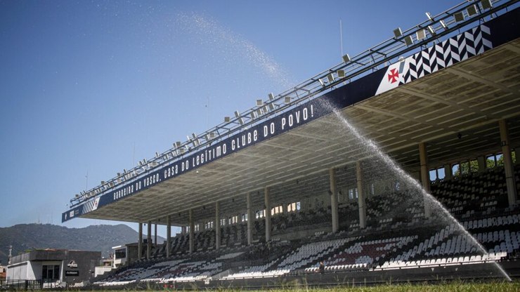 Sport vence o Vila Nova em jogo atrasado e entra no G4 da Série B