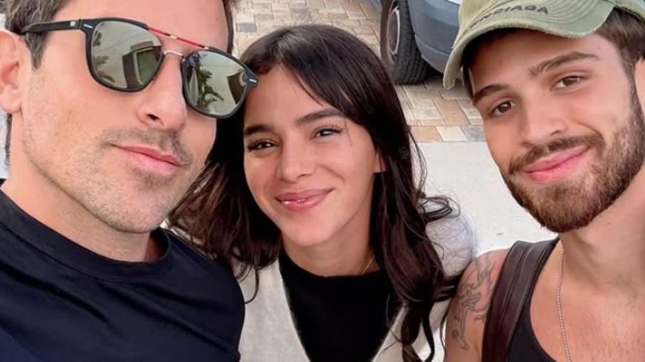 Marquezine e João Guilherme são criticados após foto com acusado de racismo